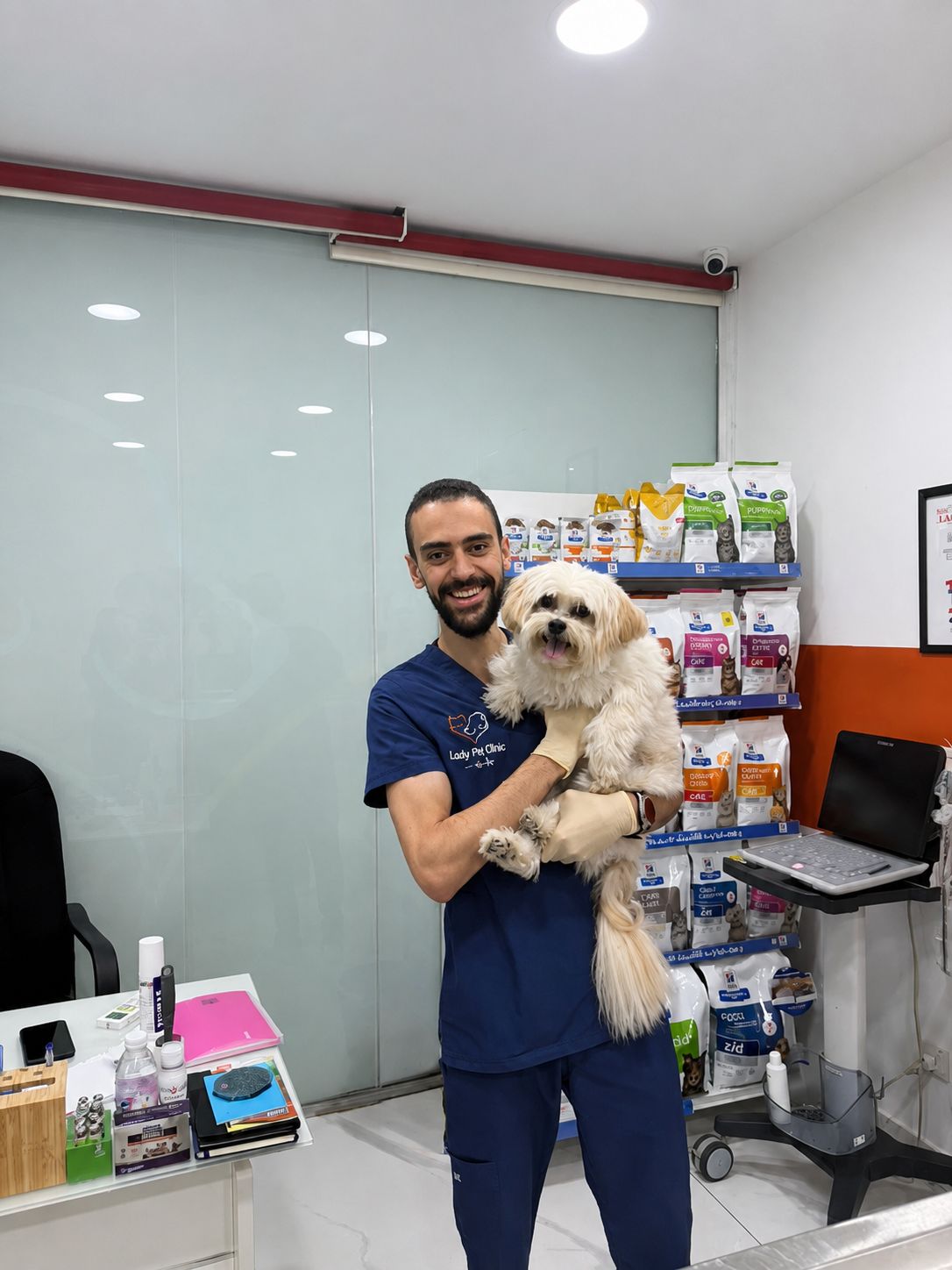 Dr. Mustafa Seraj